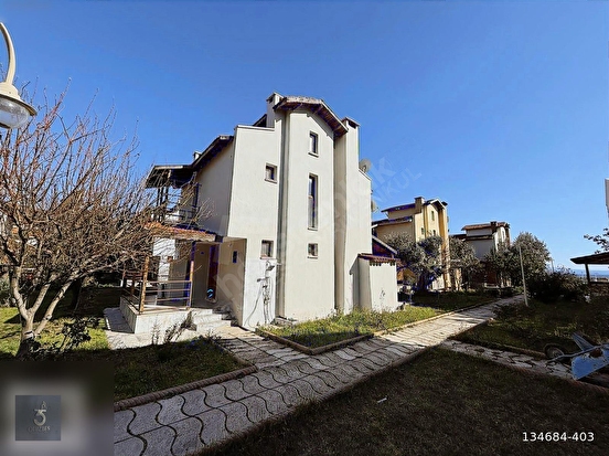 Otuzbeş Gayrimenkul & Mimarlık İzmir - Güvenilir Emlak Ofisi, Satılık ve Kiralık Daireler, Sahibinden ve Hepsiemlak İlanları, Profesyonel Mimarlık ve İnşaat Hizmetleri